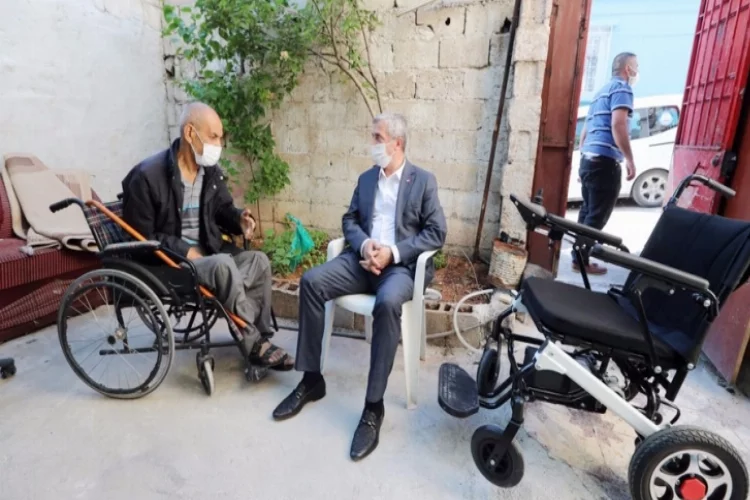 Tahmazoğlu engelli vatandaşları yalnız bırakmadı