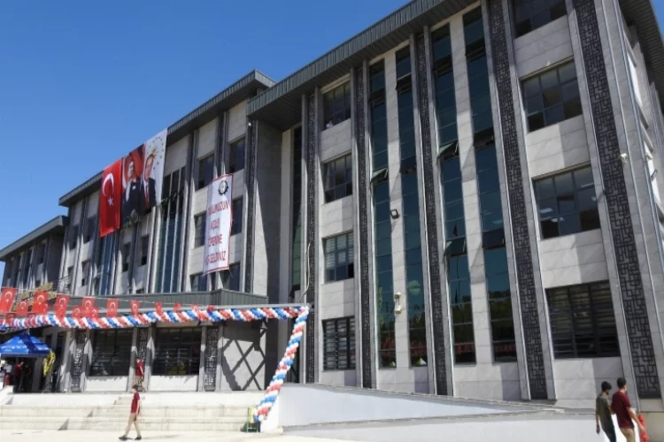 Topçuoğlu’ndan Gaziantep’e bir okul daha