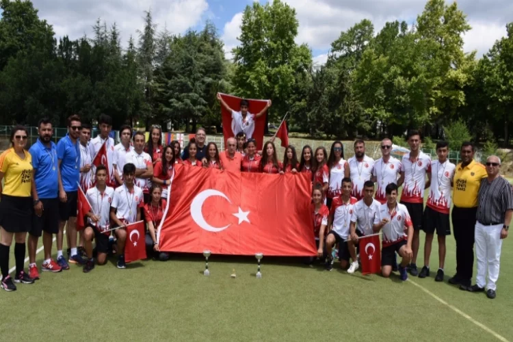 Türkiye'ye hokeyde çifte şampiyonluk gurur