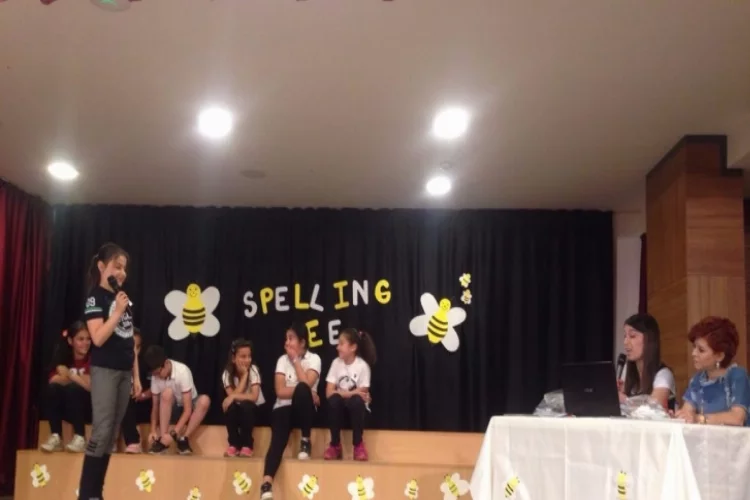 Uygar Kolejinde Spelling Bee yarışması